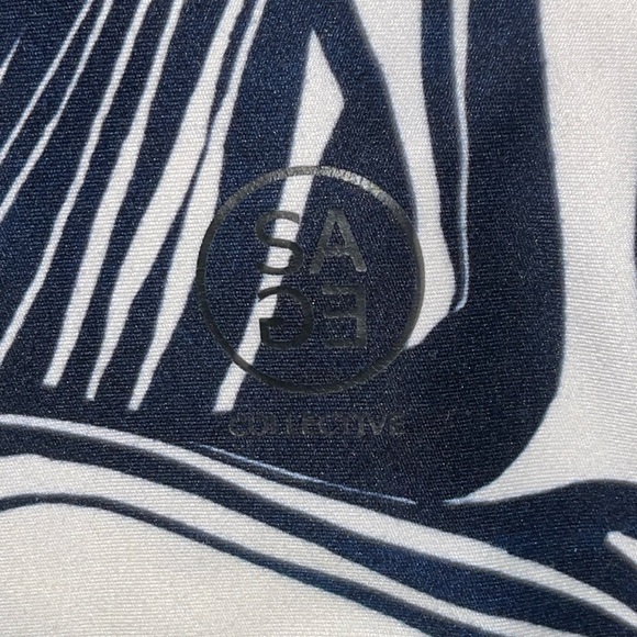 Swirled Workout Set - Picture 6 of 7